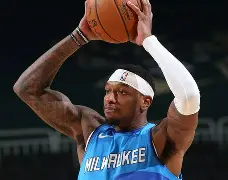 好博体育官网-风云突变密尔沃基雄鹿关键时刻绝杀压哨，英超版图或变，气氛紧张，数据趋势出现新变化